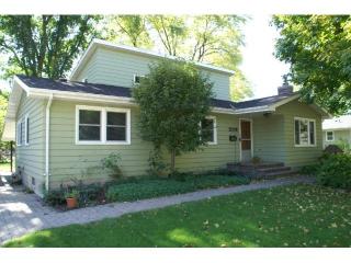 1209 Prairie St, Chaska, MN 55318-2415