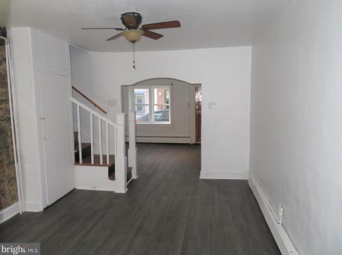 123 Levering St, Philadelphia PA 19127-1403 exterior