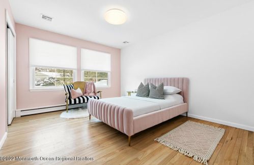 284 Pelican Rd, Middletown NJ 07748-3040 exterior