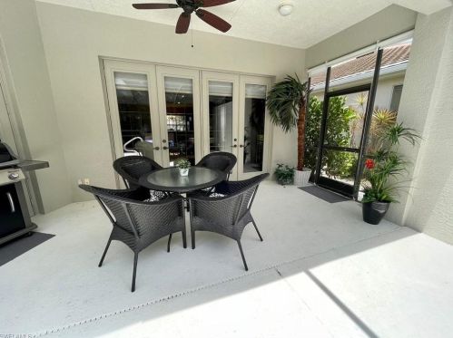1822 Leamington Ln, Naples FL 34109-1452 exterior