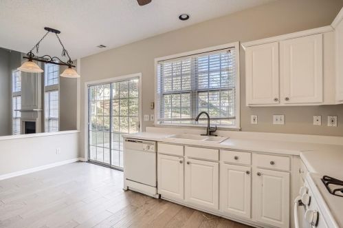 5053 Bright Hampton Dr, Atlanta GA 30339-1957 exterior