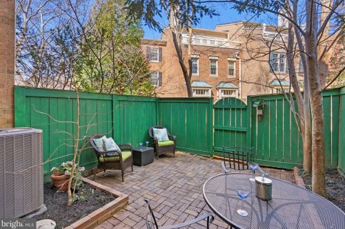 4341 Embassy Park Dr, Washington DC 20016-3607 exterior