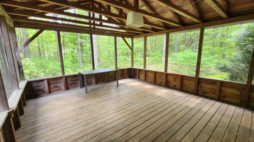 42 Hoit Rd, Concord NH  03301-1803 exterior