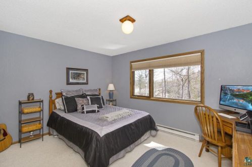 1010 Timberline Ln, Duluth MN 55811-4450 exterior