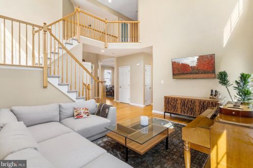 39 York Dr, Princeton NJ 08540-7946 exterior