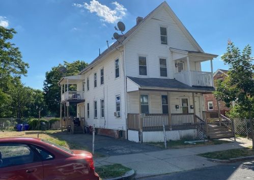 176 Massasoit St, Springfield MA  01107-1724 exterior