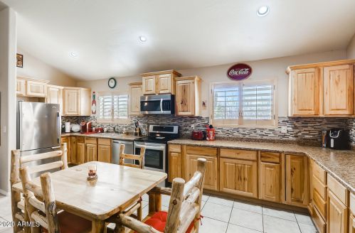 34022 13 Pl, Phoenix AZ 85020-5408 exterior