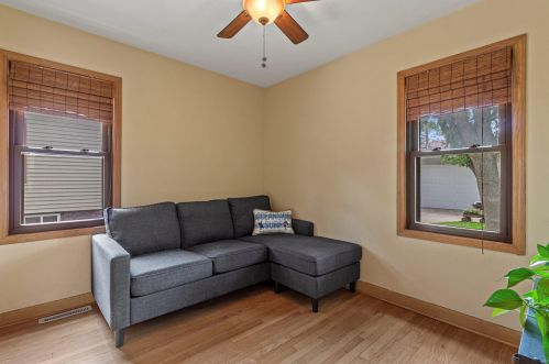 1933 95, Milwaukee WI 53227-1415 exterior