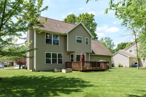 9963 Sea Breeze Ct, Kalamazoo, MI 49002-8252