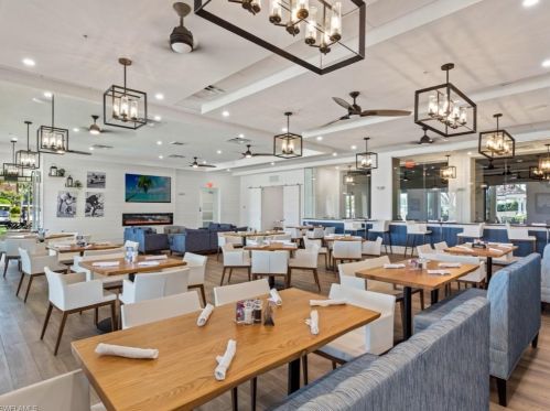 5751 Persimmon Way, Naples FL 34110-2320 exterior