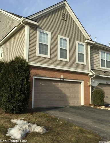 1060 Alameda Blvd, Troy MI  48085-6733 exterior