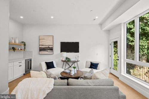 4315 Boone St, Philadelphia PA 19128-5003 exterior