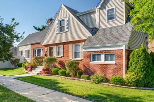 600 Edgewood Ave, Elmhurst IL  60126-4613 exterior