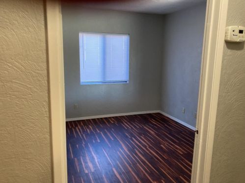 1241 East Ave, Turlock CA 95380-4209 exterior