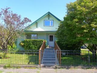 316 Tobin St, Seattle, WA 98057-5306