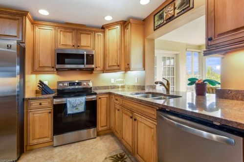 3115 Boca Ciega Dr, Naples FL 34112-6105 exterior