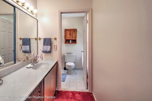 20 Admirals Row, East Freehold NJ 07728-3721 exterior