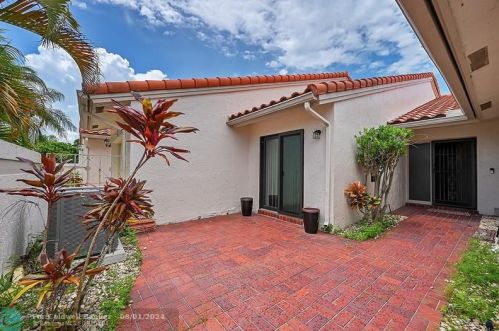20001 Mona Cir, Boca Raton FL  33434-5422 exterior