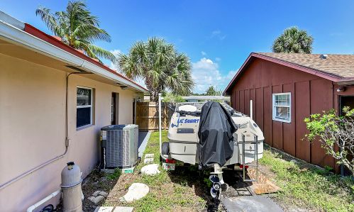 418 13 Dr, Boca Raton FL 33486-5369 exterior