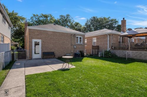 10108 Washtenaw Ave, Chicago IL 60645-3228 exterior