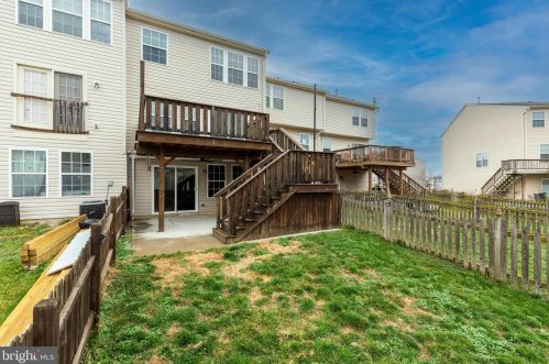 711 Grant Dr, Hanover PA  17331-2079 exterior