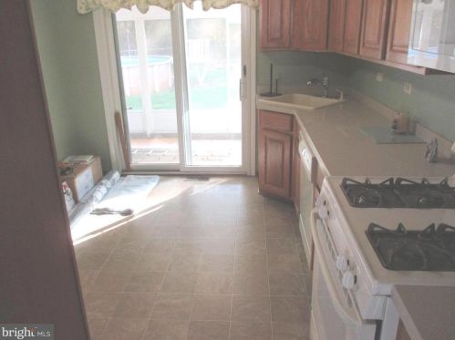 77 Argonne Ave, Trenton NJ 08620-1631 exterior