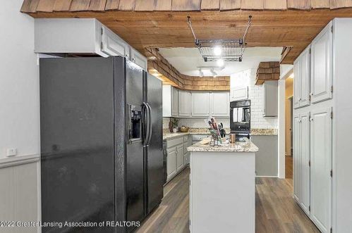 13311 Blackwood Dr, Dewitt MI 48820-8103 exterior