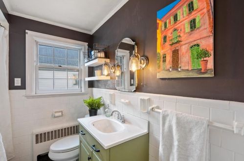 73 Farm St, Providence RI 02908-4063 exterior