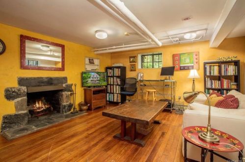 21 Pne Rd, Briarcliff NY 10510-2203 exterior