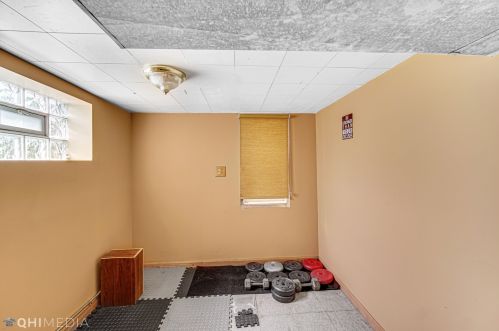 3244 Hamilton Ave, Chicago IL 60625-1403 exterior