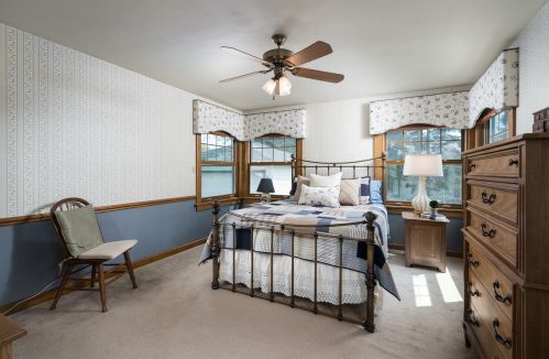 6617 Powell Pl, Milwaukee WI 53213-2980 exterior