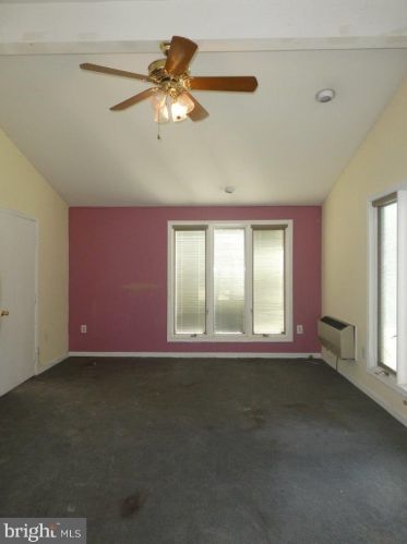 10408 New Hampshire Ave, Silver Spring MD 20905-3918 exterior