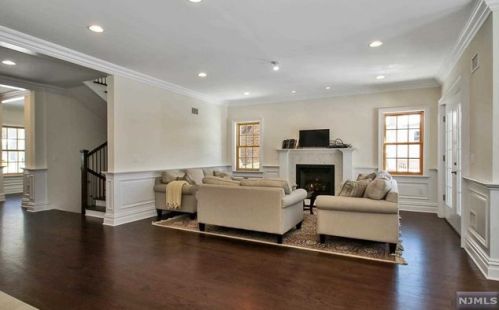 602 Maitland Ave, Teaneck NJ 07666-3025 exterior