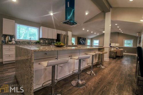 1145 Carlo Wood Dr, Atlanta GA 30331-7344 exterior