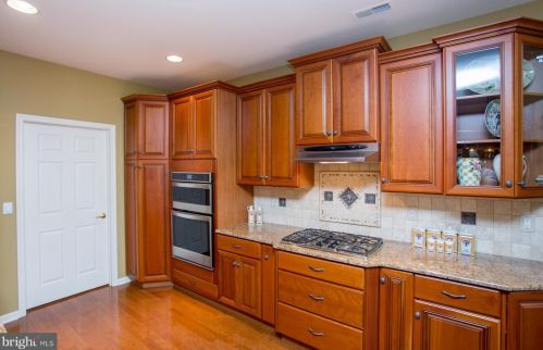 153 Villa Dr, Warminster PA 18974-3782 exterior