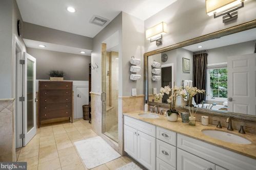 624 Live Oak Dr, Mc Lean VA 22101-1563 exterior