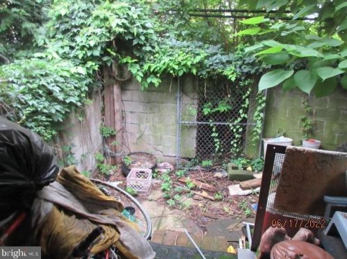 2419 Carlisle St, Philadelphia PA 19132-4018 exterior