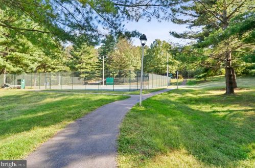 10409 Gainsborough Rd, Rockville MD 20854-2510 exterior