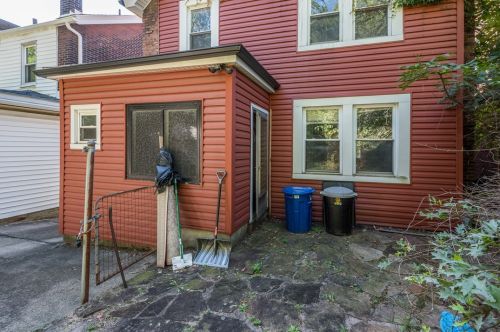 5735 Pocusset St, Pittsburgh PA 15217-2218 exterior