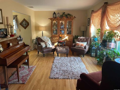 33 Laurinda Dr, Commack NY 11725-4503 exterior