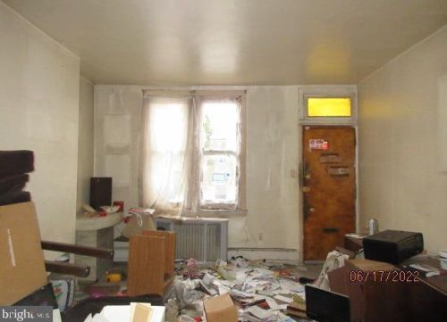 2419 Carlisle St, Philadelphia PA 19132-4018 exterior