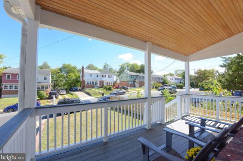 6916 Westhampton Dr, Alexandria VA 22307-1528 exterior