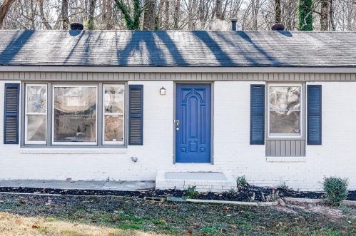 859 Kings Grant Dr, Atlanta GA  30318-6021 exterior