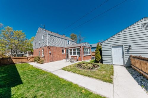 5926 Santa Monica Blvd, Milwaukee WI 53217-4619 exterior