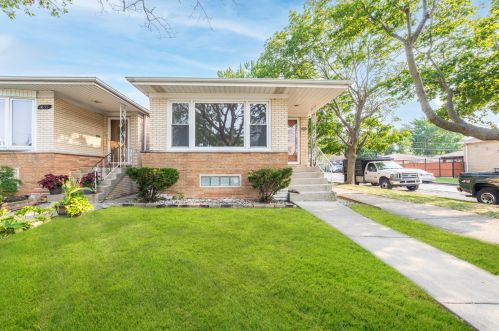 3857 84th Pl, Chicago, IL 60652-3219