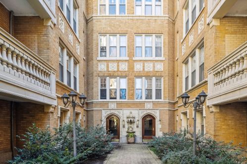 1425 Birchwood Ave, Chicago, IL 60626-1806