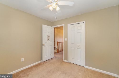 37 Louvain Dr, Hanover PA 17331-8696 exterior