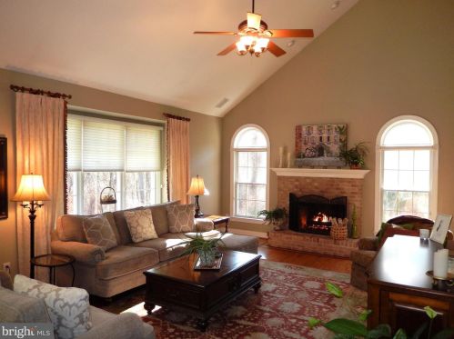 112 Parkview Cir, Media PA 19063-6317 exterior