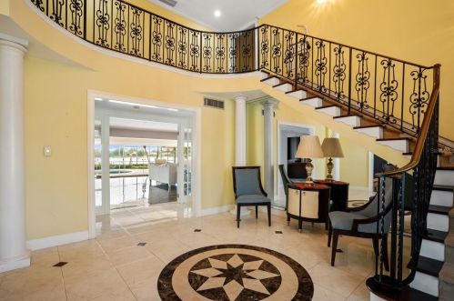 126 Spg Vly Loop, Altamonte Springs FL 32714-6509 exterior