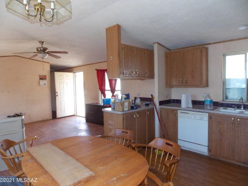 2414 Diamond St, Tucson AZ 85705-1808 exterior